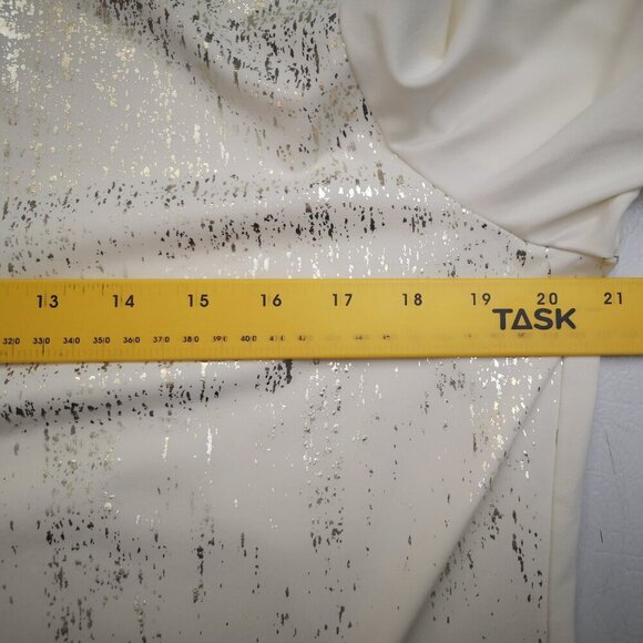 Zenergy Golf by Chico's Ladies Size 2 (Medium) Cream w/ Gold Tone Coloration Top - Picture 7 of 9